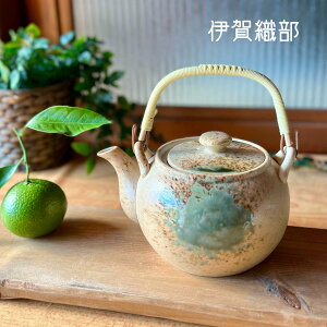 yr }{  킢 a { |bg yr^}{ e t eB[|bg  { Β g 蕨 Mtg   yyrz06003