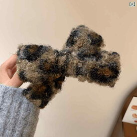 ヘアクリップ 毛 頭飾り ボリューム かわいい おしゃれ 綺麗 カジュアル アクセサリー 2024 新 ファッション 女性 レディース ブラウン グレー