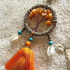 【メール便のみ】 ドリームキャッチャー 幸福の木 ツリー タッセル 7色 赤 ピンク オレンジ 緑 車 カー用品 カーアクセサリー バリ島製 アジアン雑貨 ビーズ 貝殻 かわいい インテリア バリ風 インドネシア 幸運 風水 開運 厄除け インテリア 車内 おしゃれ 飾り [MD]