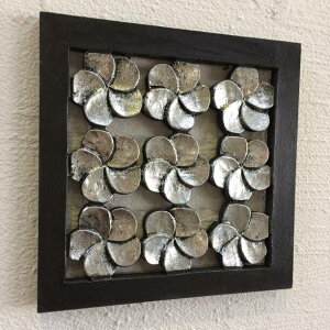 【インテリア雑貨 おしゃれ バリ風】 立体感のあるアート レリーフ パネル プルメリア シルバー 20×20 B-1 木彫り 木製 アートパネル ウォールデコレーション アジアン雑貨 モダン インテリア