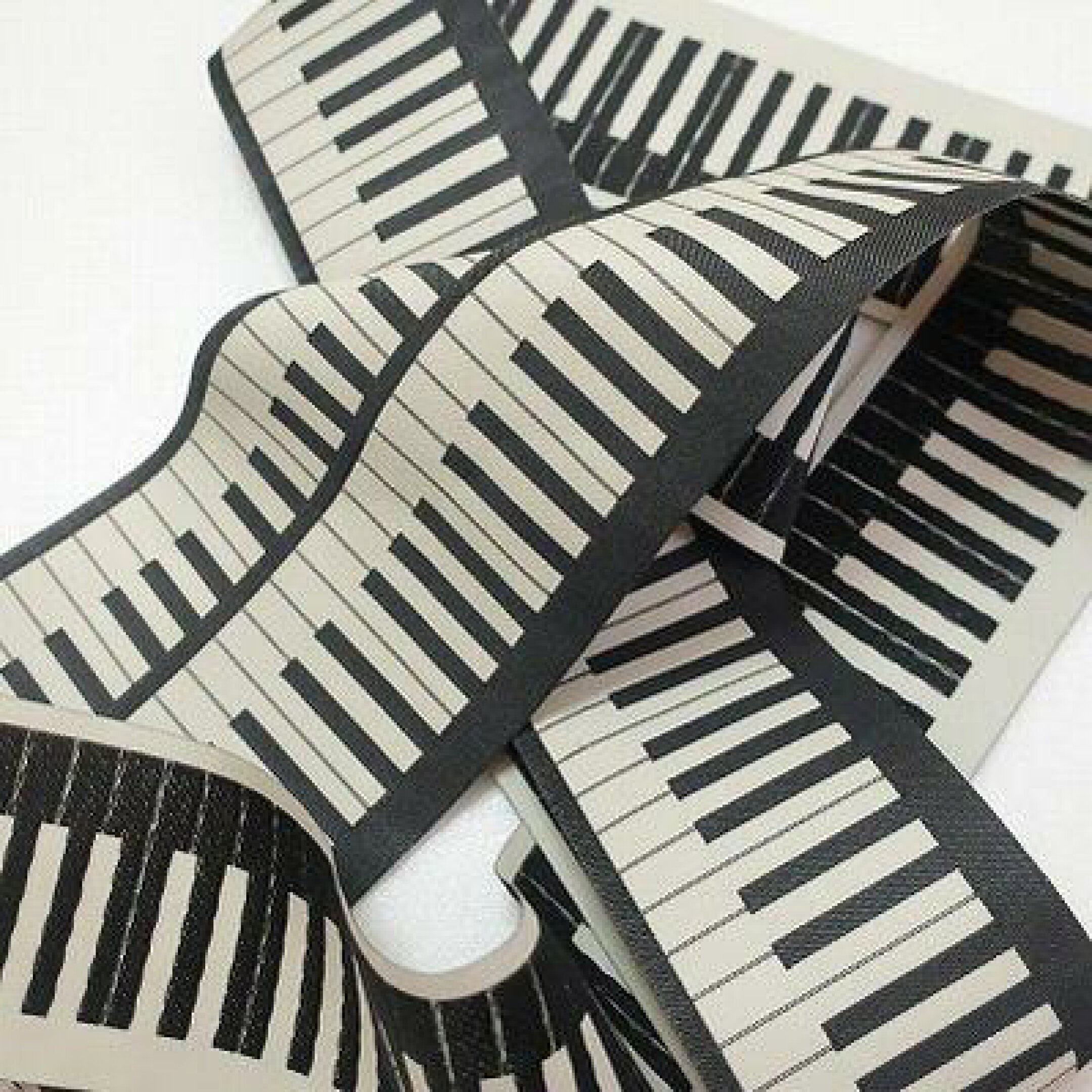 音楽 ピアノ リボン 鍵盤 約幅65ｍｍ×長さ1ｍ 切売 ギフト 手芸 高級 オリジナル リボン ピアノ 発表会プレゼント ラッピング おすすめ おしゃれ かわいい 人気