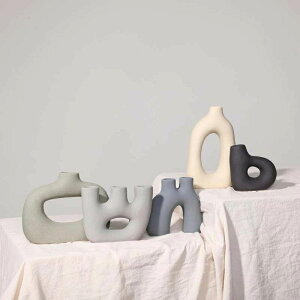 【オープン記念!1000円OFFクーポン】花瓶 陶器 一輪挿し おしゃれ 北欧 花器 花入れ 置物 リビング 寝室 玄関 書斎 窓辺 食卓 インテリア 北欧雑貨 新生活 新築祝い 引っ越し祝い 結婚お祝い