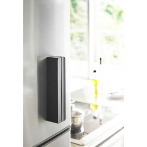 マグネットラップケース タワー S ブラック 03246 | キッチン 家事 料理 ラップ マグネット 便利 おしゃれ シンプル 磁石 ケース 山崎実業 YAMAZAKI