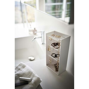 アクセサリー収納ケース タワー 4段 5599 ホワイト ブラック 山崎実業 トレー 12段階調整 付け替え 小物 収納 アクセサリーケース ジュエリーケース コンパクト ディスプレイ トレイ 洗面所 透