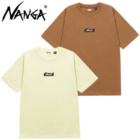 【 NANGA ナンガ ECO HYBRID MT LOGO TEE 】 ナンガのTシャツの中でもトップクラスの人気 ナンガロゴ、マウンテンの背景を組み合わせたプリント レギュラーフィット