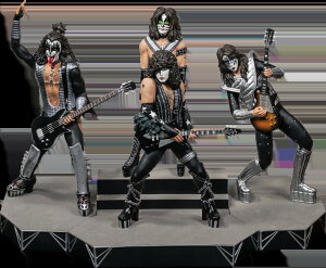 KISS ���u�E�K���E�c�A�[ '77 �����o�[4�̃Z�b�g �X�^�`���[ 1/6�X�P�[�� Ikon Collectables
