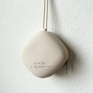 【レビュー特典◎】【送料無料】シリコン製 おしゃぶりケース BPAフリー 食洗機洗い◎ bcbasics おしゃぶり ポーチ シリコンケース マルチケース ケーブル 収納 ガジェット ポーチ 小物入れ 防