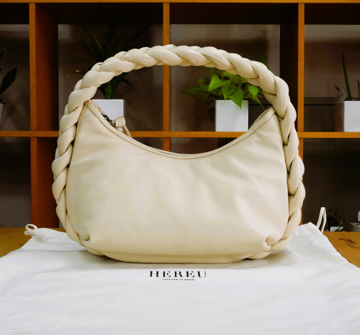 楽天市場】HEREU ヘリュー アイボリー エスピガプレーテッド パデッド 