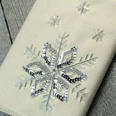 ≪ビーズ・デコ刺繍キット≫雪柄のブックカバー
