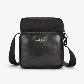 Fred Perry Nylon Twill Leather Side Bag shoulder / Black Gold フレッド ペリー ナイロン レザー サイド バック ミニ ポーチ ショルダー 本革 ローレル マーク カジュアル きれいめ ブラック 黒 fred perry