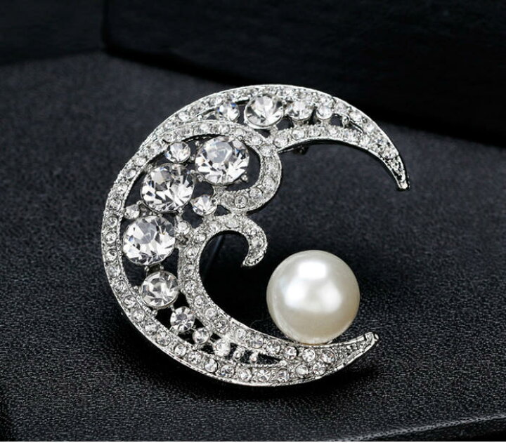 楽天市場】【ネコポス便対応】月モチーフ ブローチ パール ブローチ  