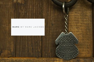 MARC JACOBS�@�@�}�[�N�W�F�C�R�u�X �C�[�O�� LASVEGAS KEY HOLDER(B)