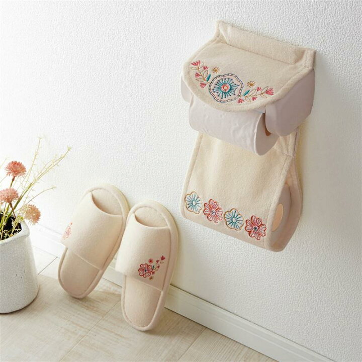 楽天市場 P10倍 クーポン 6 4 00 6 11 1 59まで ベルメゾン トイレットペーパーホルダーカバー スリッパセット 刺繍のような お花畑 ｍｉｎｉ ｌａｂｏ ミニラボ トイレ 便所 お手洗い おしゃれ 家具 インテリアのベルメゾン
