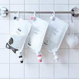 ［日本製］ 詰め替え そのまま ホルダー ミニ ◆ 1個 ◆◇ パック シャンプー リンス ボトル ホルダー そのまま 吊るす つめかえ 詰替え 詰替 フック バスグッズ ミニ ぶら下げ 簡単 ベルメゾン