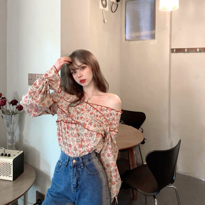 楽天市場 オフショル花柄シャーリングトップス オフショルダー 秋物 レディース シフォン ブラウス 韓国ファッション フラワー ガーリー フェミニン セクシー 甘辛 人気 ベルシー おしゃれ トップス オシャレを探す Zutty ズッティ
