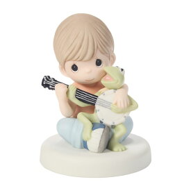 【取寄せ】 ディズニー Disney US公式商品 マペットショー Muppet カーミット 男の子 ボーイズ 子供 プレシャスモーメント 置物 フィギュア 人形 おもちゃ ミュージック [並行輸入品] Kermit and Boy ''Music is What Friendship Sounds Like'' Figure by Precious Mome