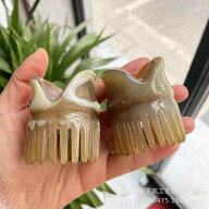 櫛 牛角 角 素材 マッサージ 按摩 経絡 頭皮 洗浄 ブラシ 洗髪 厚手 ヘアコーム くし 髪 手入れ ケア 血…