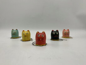 置物 レディース 伝統工芸品 手作り 猫 人形 玩具 癒しグッズ 雑貨 インテリア小物 縁起物 手仕事 職人 伝統文化 贈り物 プレゼント 飾り物 置物 オブジェ フィギュア 玄関飾り 卓上装飾 伝統玩具 レトロ アンティーク風 木彫り風 風合い 芸術品