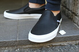 VANS(ヴァンズ)CLASSIC SLIP-ON (PERF LEATHER) BLACK(クラシックスリップオン×パンチングレザー)アメリカ限定 レザースリップオン アメリカ買い付け 希少モデル【(PERF LEATHER) BLACK 送料無料】あす楽対応