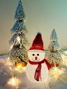 Lanito雪だるまランタン卓上置物LEDキャンドルライトクリスマス飾り卓上置物雰囲気作り部屋玄関飾り(赤い)