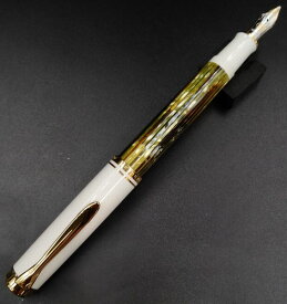 Pelikan ペリカン スーベレーン M400 ホワイトトータス White Tortoise ロジウム装飾14金ペン先 万年筆