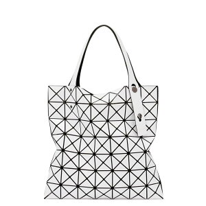�� ���o�I�o�I �C�b�Z�C�~���P BAO BAO ISSEY MIYAKE�yPRISM BASICS / �v���Y�� 7×7�z �g�[�g�o�b�O SHINY WHITE (�z���C�g) BB AG047 01�y���������z �y�R���r�j���z �y�C�O�z�� �z �y���۔z���z