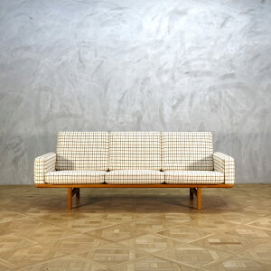 Hans J. Wegner GE236 Sofa Oak EFOi[ \t@ Be[W CeA  k 2l| 3l| RpNg re[W kƋ nXEJEEFOi[ gt@j`[