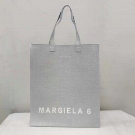 【 全品5％OFFクーポン P2倍】エムエムシックス メゾンマルジェラ トートバッグ レディース メンズ シルバー マルジェラトート メゾンマルジェラバッグ おしゃれ 縦長 ブランド カジュアル 薄型 マルジェラ SB5WC0006P5230 MM6 MAISON MARGIELA SSS