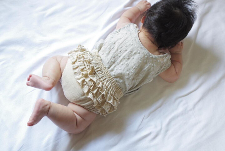 楽天市場 ブルマ ベビー 女の子 赤ちゃん フリル 新生児 パンツ おしゃれ かわいい 可愛い フリルパンツ ベビー服 キッズ 子供服 子ども服 こども 服 コットンリネン ナチュラル シンプル 可愛い おしゃれ デザイン ギフト プレゼント 贈り物 吸水 速乾 天然素材 ハーフ