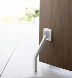 山崎実業｜Yamazaki テープで貼りつける折り畳みドアストッパー スマート ロング ホワイト