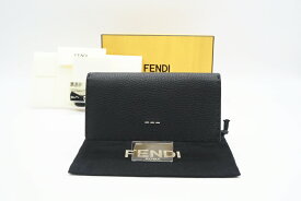 ☆安心の3大保証☆ ABランク ≪FENDI フェンディ/二つ折り長財布≫ 7M0186 セレリア レザー コンチネンタルウォレット ブラック 美品 送料無料【中古】