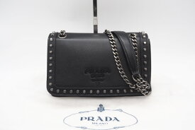 ☆安心の3大保証☆ ABランク ≪PRADA プラダ/ショルダーバッグ≫ 1BD147 レザー ロゴ スタッズ チェーンショルダー ブラック 美品 送料無料【中古】