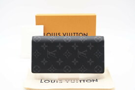 ☆安心の3大保証☆ ABランク ≪LOUIS VUITTON ルイ ヴィトン/二つ折り長財布≫ M61697 モノグラム エクリプス ポルトフォイユ ブラザ ブラック グレー【中古】