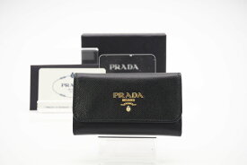 ☆安心の3大保証☆ ABランク ≪PRADA プラダ/6連キーケース≫ 1M0222 ロゴプレート サフィアーノ レザー ロゴプレート ネロ ブラック 送料無料 【中古】
