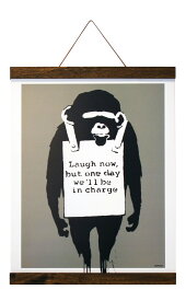 バンクシー ハンガータイプ ブラウン Banksy Laugh Now(Brown Hanger style) iba-61996 絵画 壁掛け おしゃれ アートパネル チンパンジー 送料無料