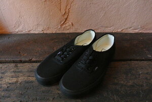 ���yVANS�z�o���Y�����@���Y AUTHENTIC �I�[�Z���e�B�b�N �X�j�[�J�[ �V���[�YBlack/Black