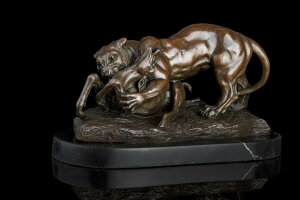 動物ブロンズ像　虎と鹿　36.5cm名品　インテリア家具　置物　彫刻　銅像　彫像　美術品フィギュア贈り物 プレゼント