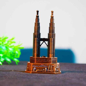 模型 合金製 精巧 クアラルンプールツインタワー 卓上オブジェ 観光土産 記念品 インテリア置物 おしゃれ モダンデザイン 高級感 ゴールドカラー デスク オフィス リビング用装飾品