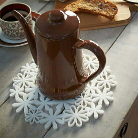 【ゆうパケット対応】【山崎実業】『なべ敷き フラワー ホワイト』【キッチン 鍋敷き なべしき トリベット 花 フラワー シリコン】