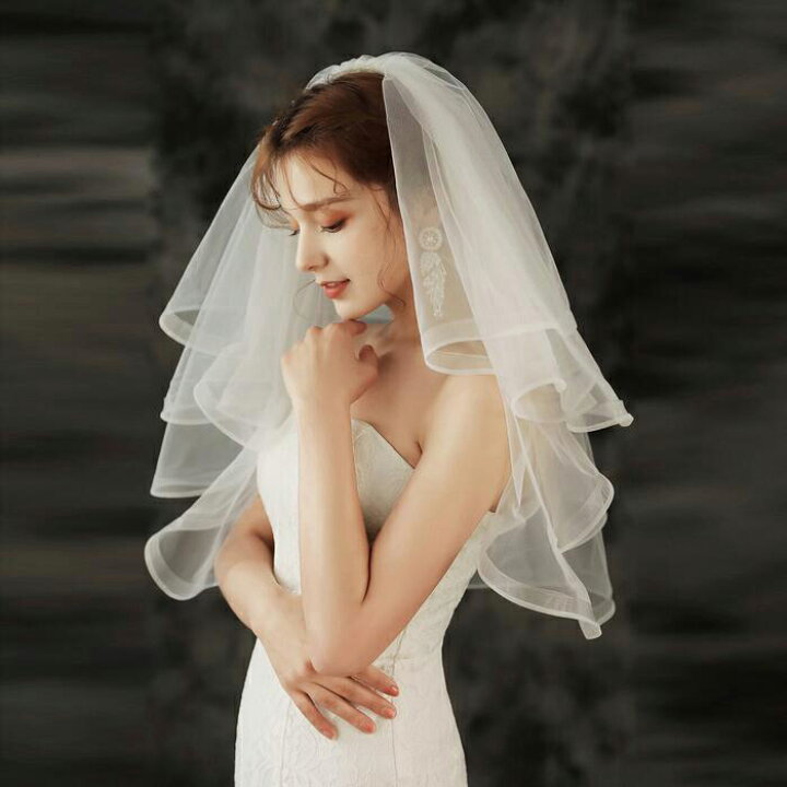 楽天市場 ウエディング ベール ショート 4層 金属コーム付き 各層の長さは約40cm 50cm 60cm 70cm 結婚式 Wedding Veil ウェディングベール 写真色 オフホワイト ホワイト Ts146qq ビタースウィート楽天市場店