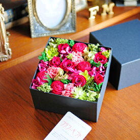 【全国送料無料】誕生日・記念日・出産・結婚などのお祝い花！デザイナーズ　プリザーブドフラワー　エレガントbox（red colors )