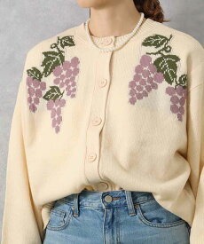【送料無料対象商品】セール カーディガン ニット トップス レディース 長袖 丸首 おしゃれ 羽織り ぶどう 葡萄 フルーツ 秋冬 コーデ ファッション ギフト プレゼント ホワイト 白 グレープニットカーディガン ブルーブルーエ bleubleuet