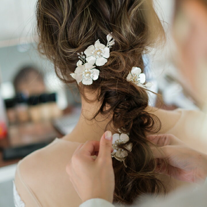 楽天市場 ウェディング ヘッドドレス 3点セット メタル フラワー アイボリー 3p ヘッドドレス ヘッド アクセ ヘア アクセサリー ブライダル 着物 髪飾り 花 アクセサリー ナチュラル リーフ ビジュー ブライダルアクセサリー ウエディング 小物 結婚式 アクセサリー