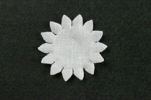 �z�ԁE�A�[�g�t�����[�p������SA-1484TM �}�[�K���b�g�ԕٓ��ヂ�����ŌЖ�18mm×��18mm 50���y�l�R�|�X�zArt Flower Cutout Petals SA-1484TM Marguerite Petal, Superfine Momen(Cotton), Hard, 18mm×18mm(Approx.), 50 Pieces