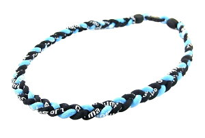 三つ編みスポーツネックレス スポーツに最適!金属アレルギーフリー 軽量設計 ゲルマニウム チタン 快適な着け心地 耐水性抜群 洗濯可能 野球・サッカー・ゴルフ・ジョギングなどあらゆ