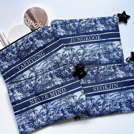 Starチャーム付きマルチポーチ　バニティ　コスメポーチ　ポシェット　化粧ポーチ　旅行ポーチ　オタ活　収納ケース　通帳ケース