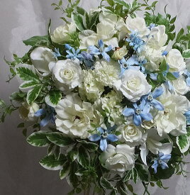 サムシング・ブルーのラウンドブーケ送料無料・サムシング・ブルーの花束・ホワイトデー母の日・ブライダル・結婚式の花ブーケ・花束・枯れない花ブルーの花・造花デルフィニュウム・ブルースター・青い花・水色の花