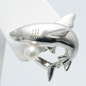 サメ(SAME)真珠ピンブローチ アクセサリー 鮫 さめ プレゼント シルバーアクセサリー 贈り物 入学式 卒業式 成人式 淡水 真珠 【Blue Clasp】