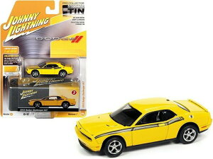 y݌ɕizJohnny Lightning 1/64 _bW `W[ 2010 fgl[^[CG[ ^P[Xt Dodge Challenger Detonater Yellow JLSP147