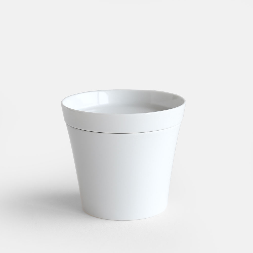 北欧を代表する陶器デザイナー インゲヤードローマンの有田焼コレクション 2016 IR 022 Tea 73％以上節約 White Cup M 愛用 113808 collection
